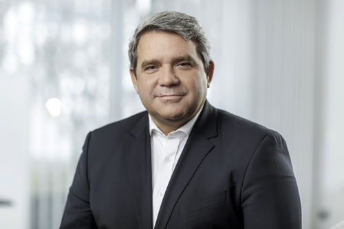 ElectronicPartner Vorstand Friedrich Sobol ist stolz auf die Leistungen von Mitgliedern und Mitarbeitern in 2020 und blickt mit realistischer Zuversicht auf die kommenden Monate. 