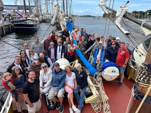 Gemeinsame Ausfahrt auf der Hanse Sail: Die Teilnehmenden nutzten die maritime Kulisse für Austausch und Networking.
